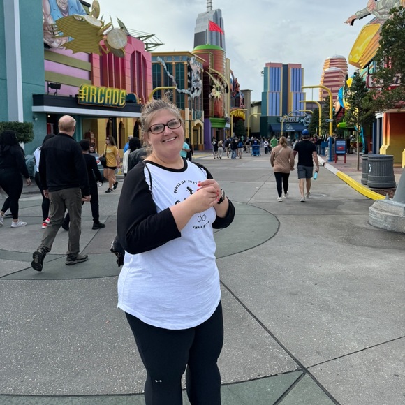 Meet your Posher, Kayla - Picture 3 of 5